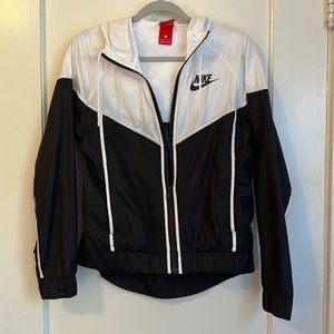 Nike Womens Windbreaker - Small